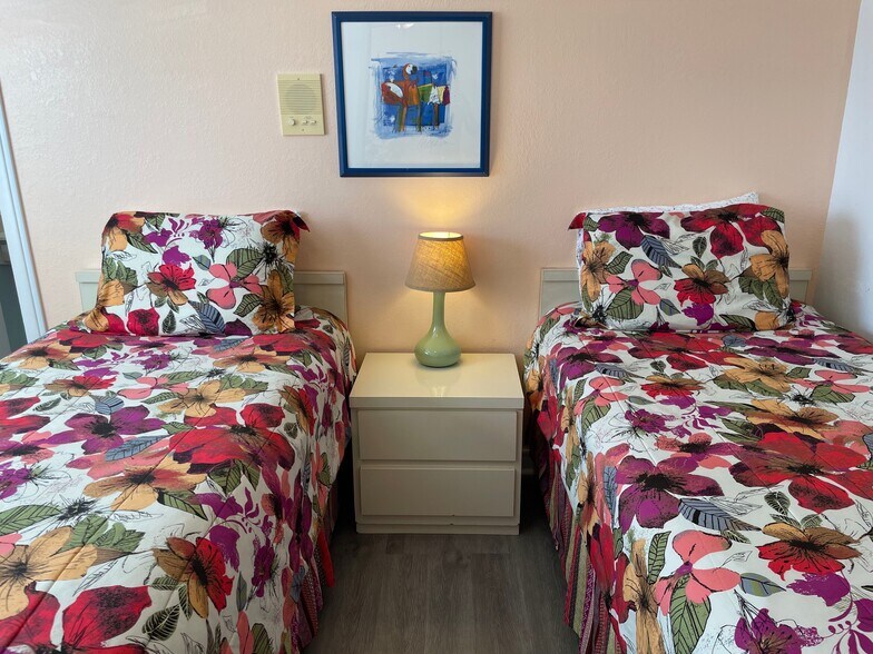 More Photos Of 115 Brightwater Dr, Clearwater Beach Hotel For Sale