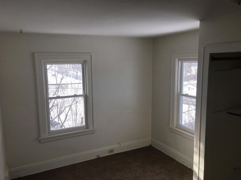 More Photos Of , Bedford Specialty For Sale