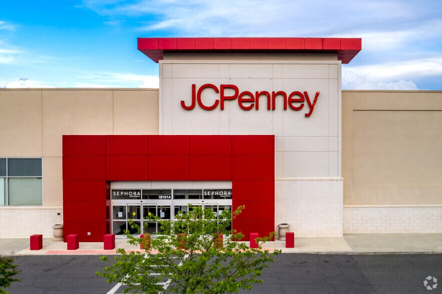 More Photos Of 9905-10101 E Independence Blvd, Matthews Unknown For Lease