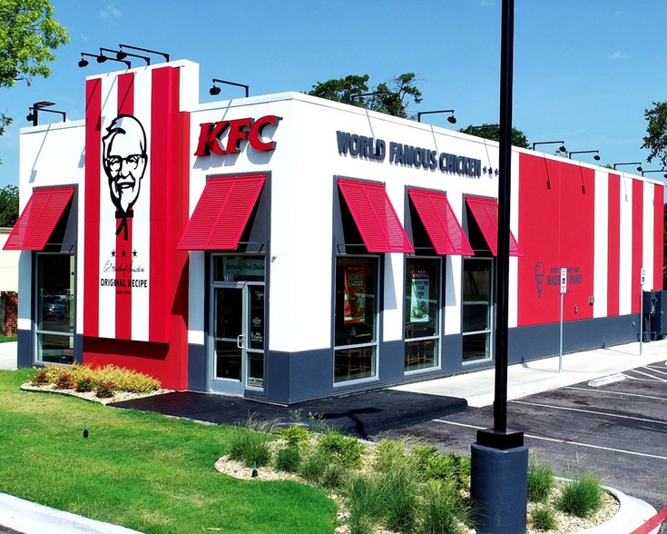 Primary Photo Of 700 W 7TH Ave, Corsicana Fast Food For Sale