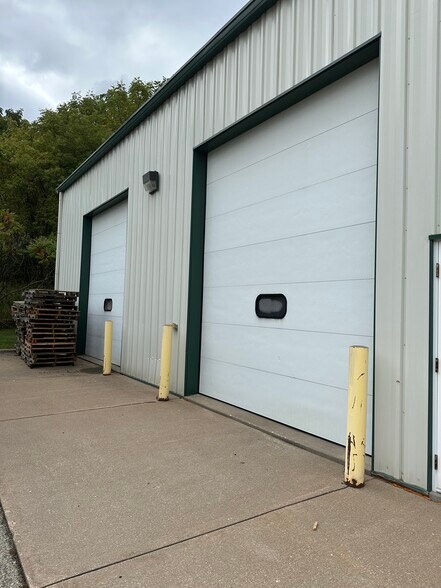 More Photos Of 31435 Veterans Rd, La Crescent Warehouse For Lease