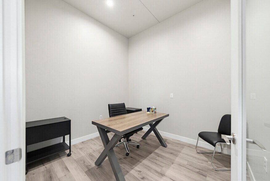 More Photos Of 349 Lake Havasu Ave S, Lake Havasu City Office For Sale