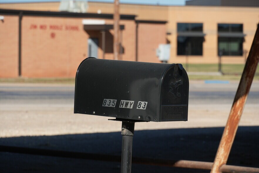 More Photos Of 835 Garza Ave, Tuscola Warehouse For Sale