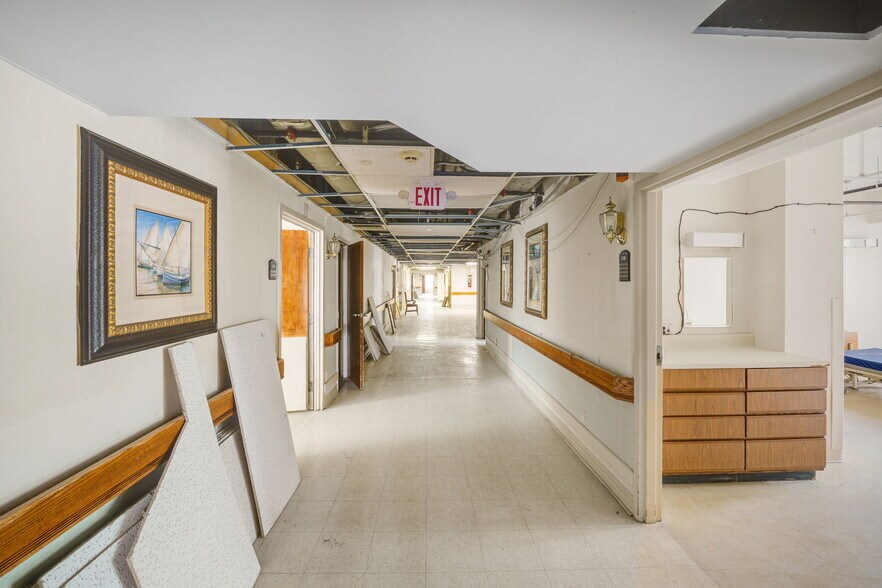 More Photos Of 2051 Collingwood Blvd, Toledo Skilled Nursing Facility For Sale