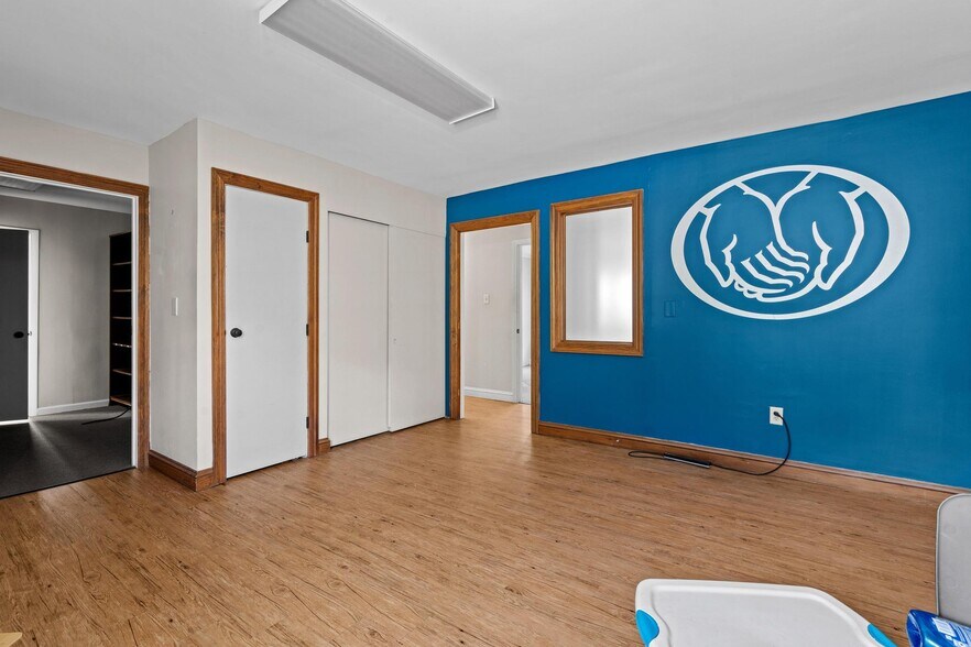 More Photos Of 2233 Miamisburg-Centerville Rd, Dayton Office For Sale
