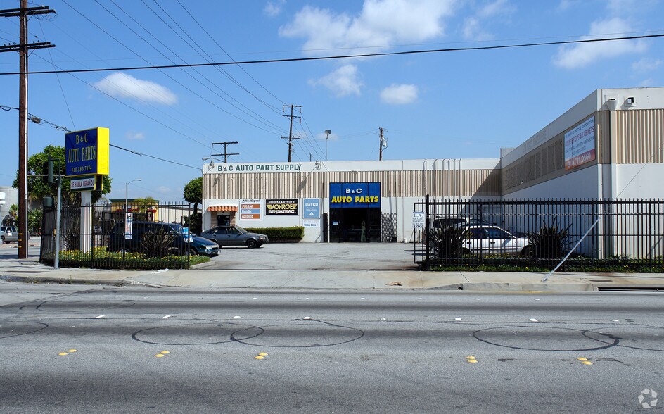 More Photos Of 13450-13468 S Western Ave, Gardena Warehouse For Lease