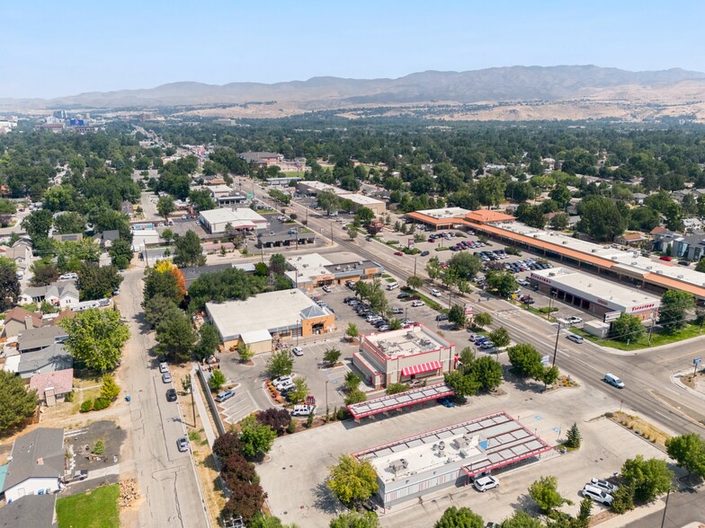More Photos Of 2143 S Broadway Ave, Boise Fast Food For Sale