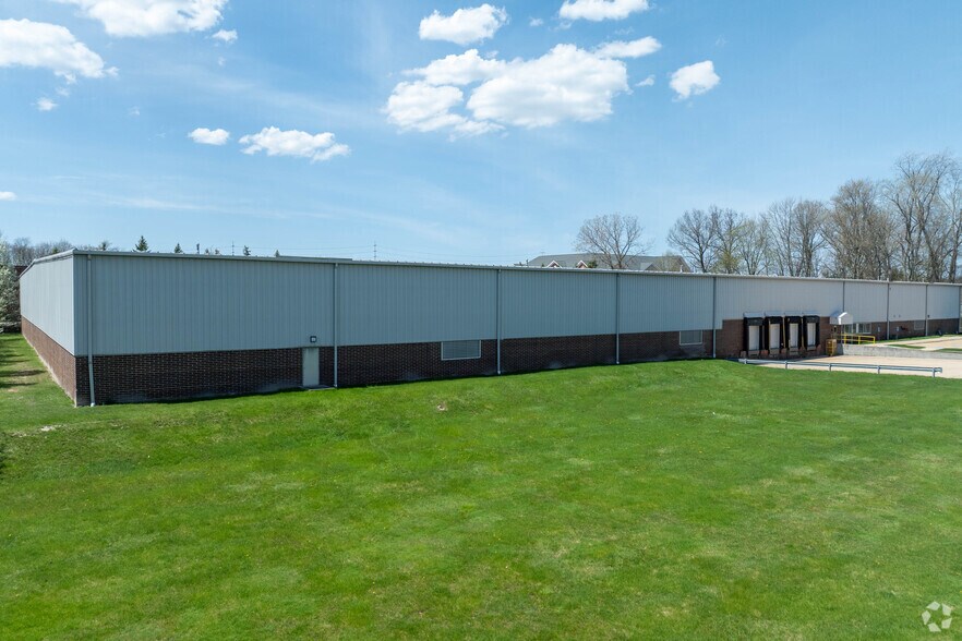 Primary Photo Of 30700 Aurora Rd, Solon Warehouse For Lease