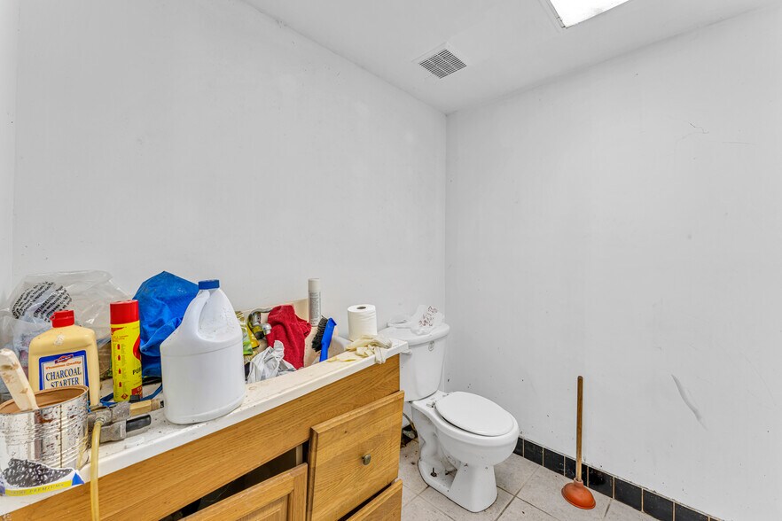 More Photos Of 3807 Pacific Ave, Wildwood Office Residential For Sale