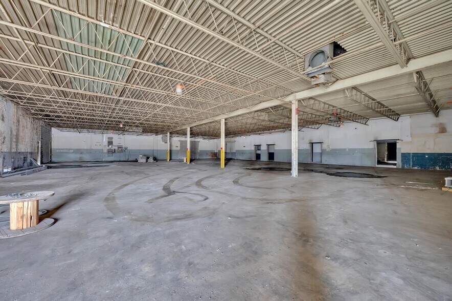 More Photos Of 22778 Globe Ave, Warren Warehouse For Sale