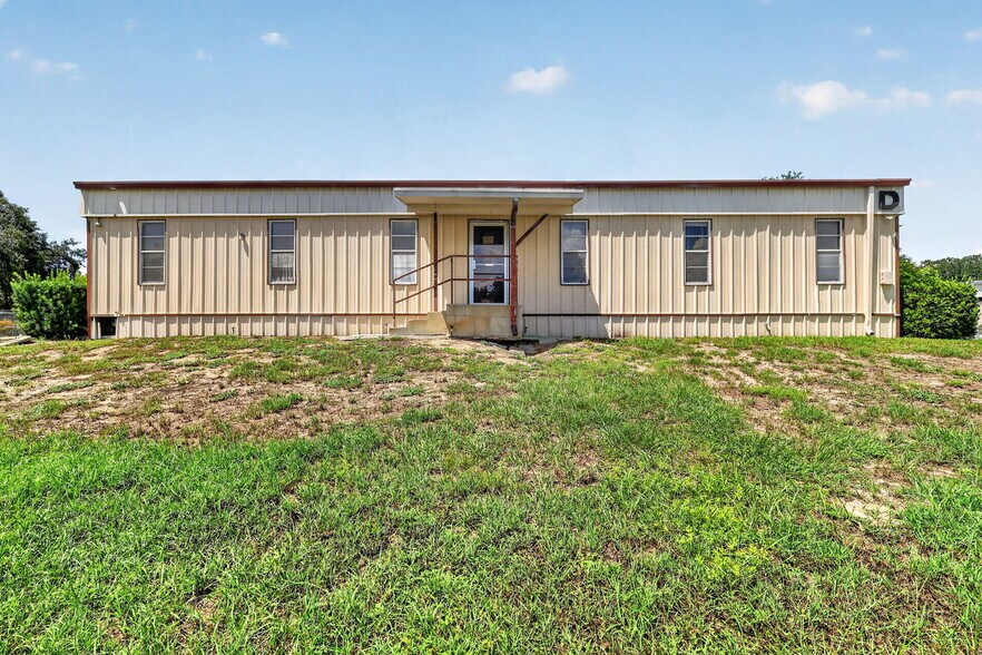 More Photos Of , Tavares Office For Sale