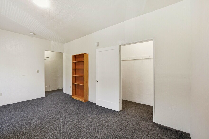 More Photos Of 2466 Virginia St, Berkeley Dormitory For Sale