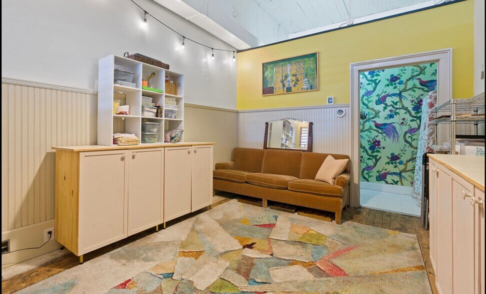 More Photos Of 105 E San Antonio St, Lockhart Storefront Retail Office For Sale