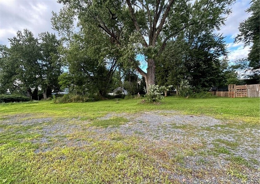 More Photos Of 210 S Doxtator St, Rome Industrial For Sale