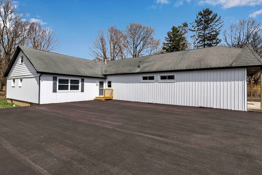 More Photos Of 12482 Broadway St, Alden General Retail For Sale