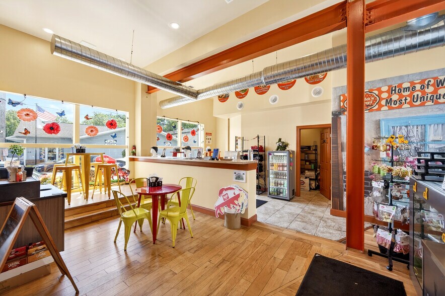 More Photos Of 33 Elm St, East Aurora Restaurant For Sale