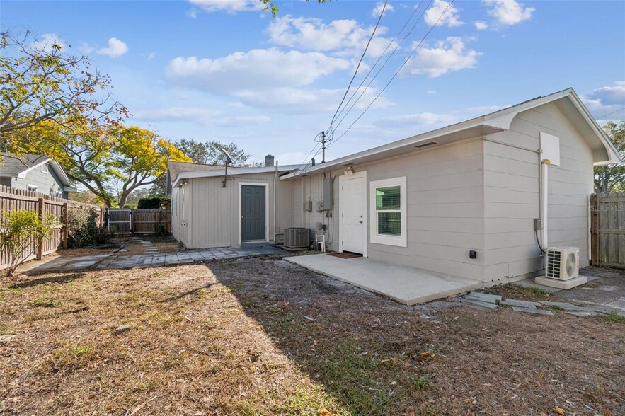 More Photos Of 2900 49th St N, Saint Petersburg Specialty For Sale