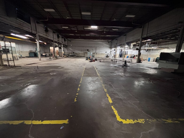 More Photos Of 1335 Emerson St, Rochester Manufacturing For Lease