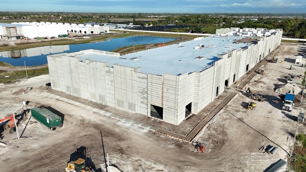 More Photos Of 8289 Boynton Beach Blvd, Boynton Beach Unknown For Lease