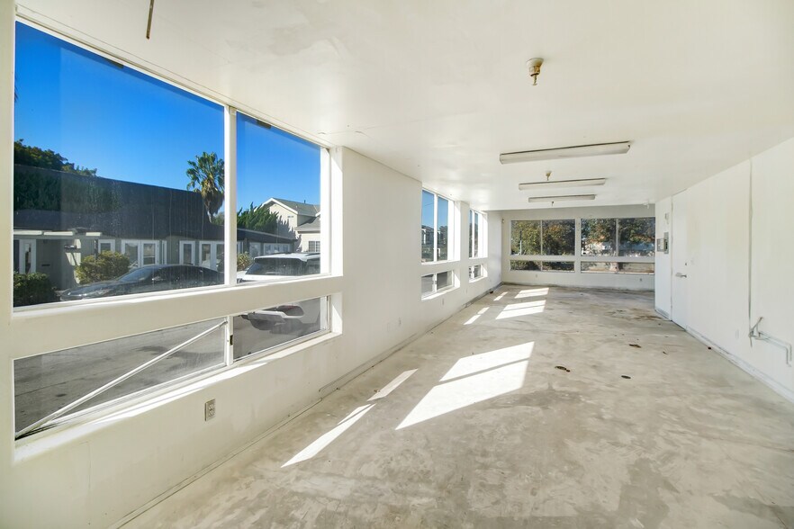 More Photos Of 927 Manhattan Beach Blvd, Manhattan Beach Storefront Retail Office For Sale