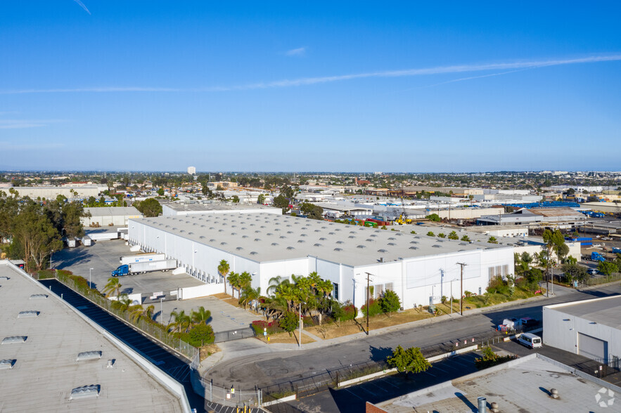 Primary Photo Of 14702 S Maple St, Gardena Distribution For Lease