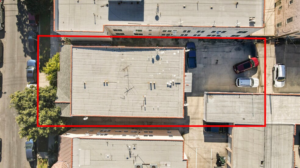 More Photos Of 321 N Sierra Bonita Ave, Los Angeles Multifamily For Sale