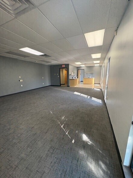 More Photos Of 10805 Indeco Dr, Blue Ash Office For Lease