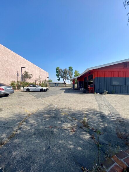 More Photos Of 601 S Magnolia Ave, Anaheim Auto Repair For Lease
