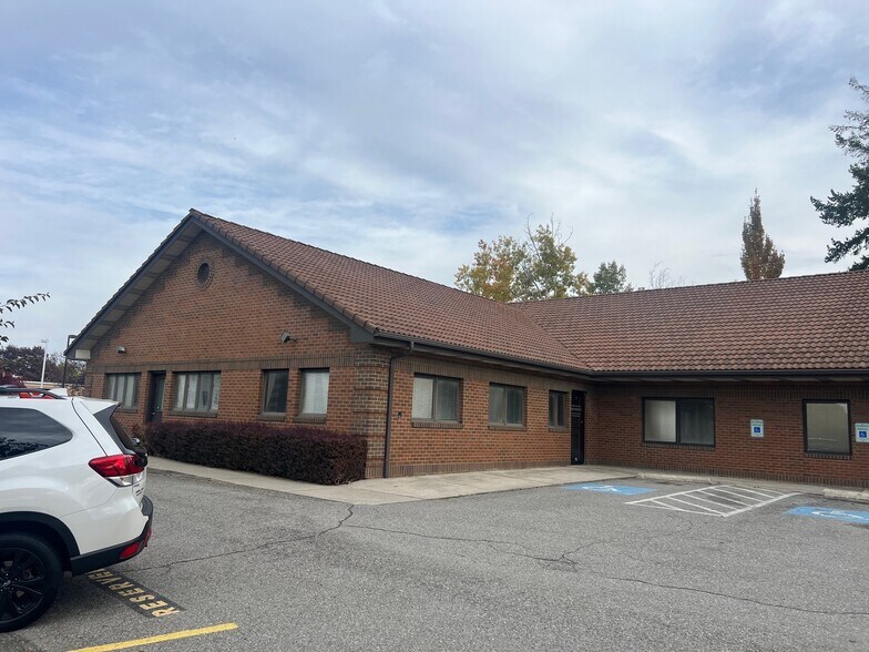 More Photos Of 826 N Mullan Rd, Spokane Office For Lease
