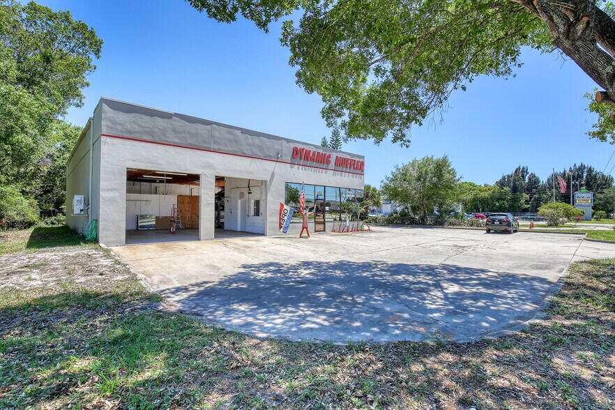 More Photos Of 4509 Babcock St NE, Palm Bay Auto Repair For Lease