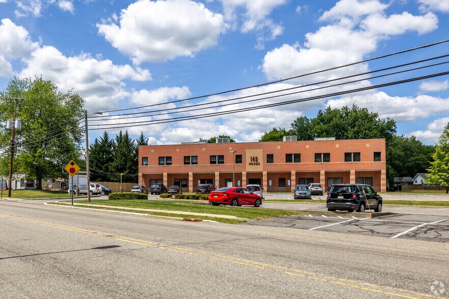 More Photos Of 140 Boulevard, Washington Office For Lease