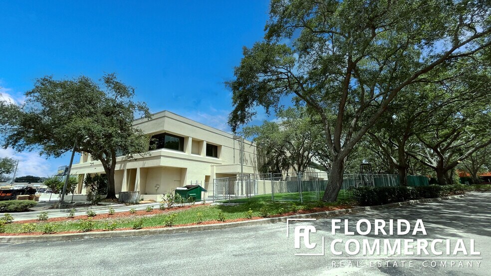 More Photos Of 900-904 E Prima Vista Blvd, Port Saint Lucie Office For Lease