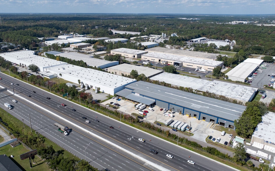 More Photos Of 6805 Stuart Ln S, Jacksonville Warehouse For Lease