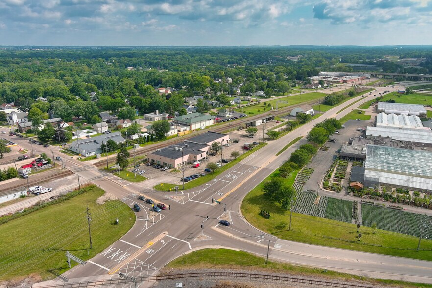 More Photos Of 111 S Lake St, Montgomery Service For Sale