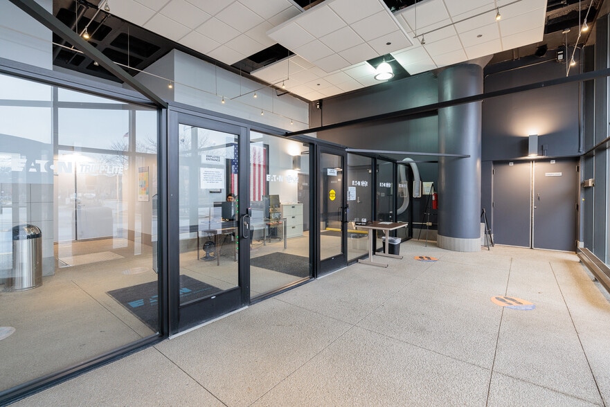 More Photos Of 1111 W 35th St, Chicago Flex For Lease
