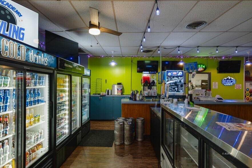 More Photos Of 1037 OH-7, Gallipolis Sports And Entertainment For Sale