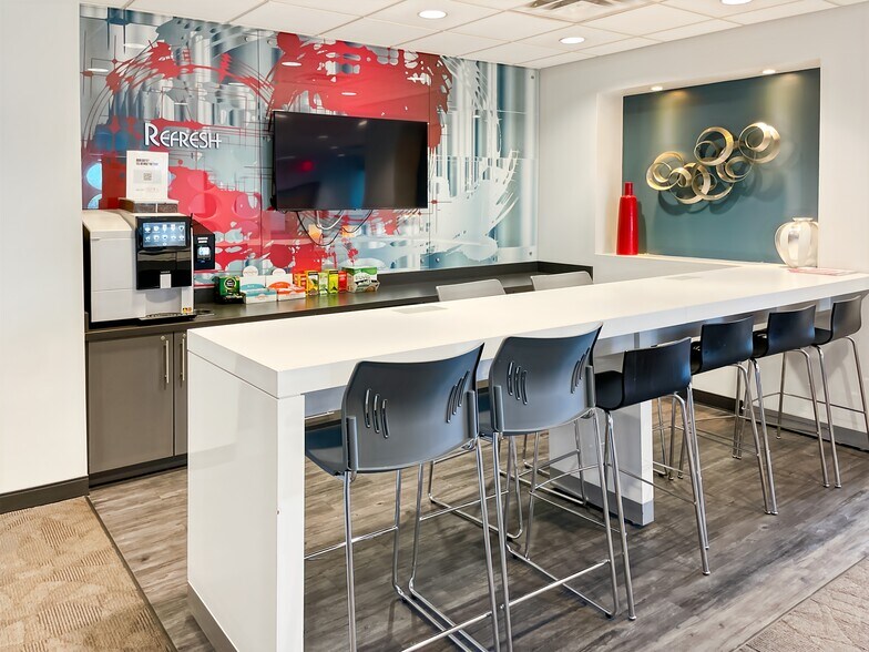 More Photos Of 2355 Highway 36 W, Roseville Coworking Space