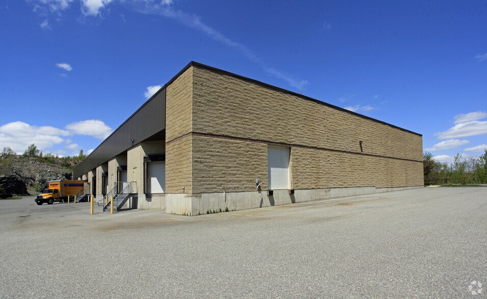 More Photos Of 31 Draper St, Woburn Warehouse For Lease