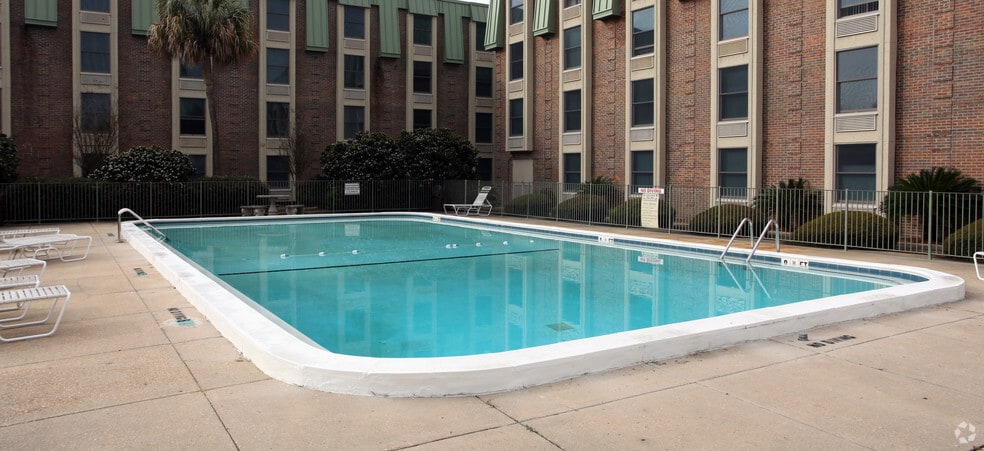 More Photos Of 224 E Garden St, Pensacola Apartments For Sale