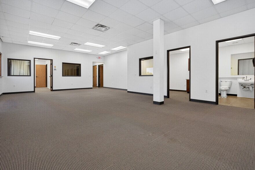 More Photos Of 1940 Harper St, Choctaw Medical For Lease