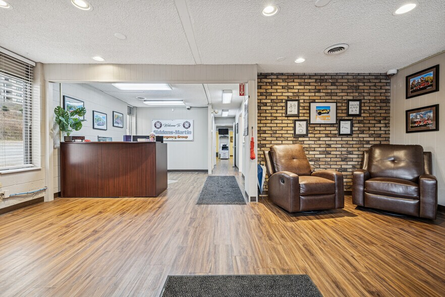 More Photos Of 3502 Dickerson Pike, Nashville Flex For Sale