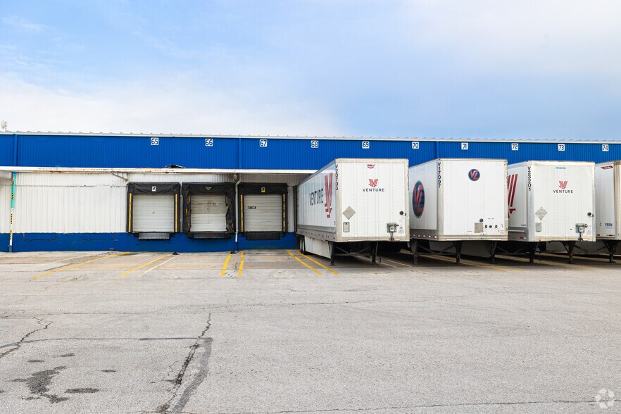 More Photos Of 4300 Church Rd, Centreville Truck Terminal For Lease