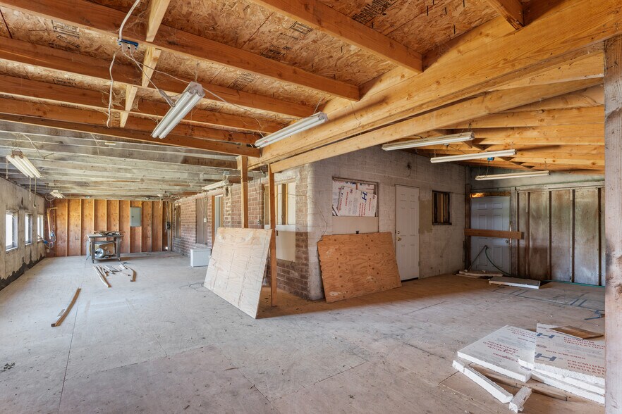 More Photos Of 119 S Calapooia St, Sutherlin Freestanding For Sale