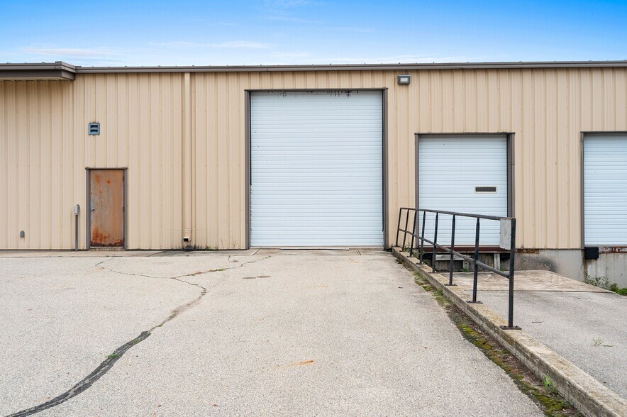 More Photos Of 1373 Kimberly Dr, Neenah Flex For Sale