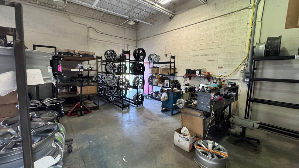 More Photos Of 231 Moorestown Dr, Bath Manufacturing For Sale