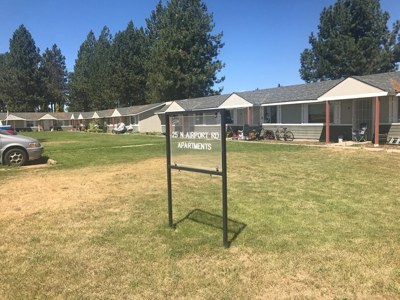 More Photos Of 25 N Airport Rd, Deer Park Apartments For Sale