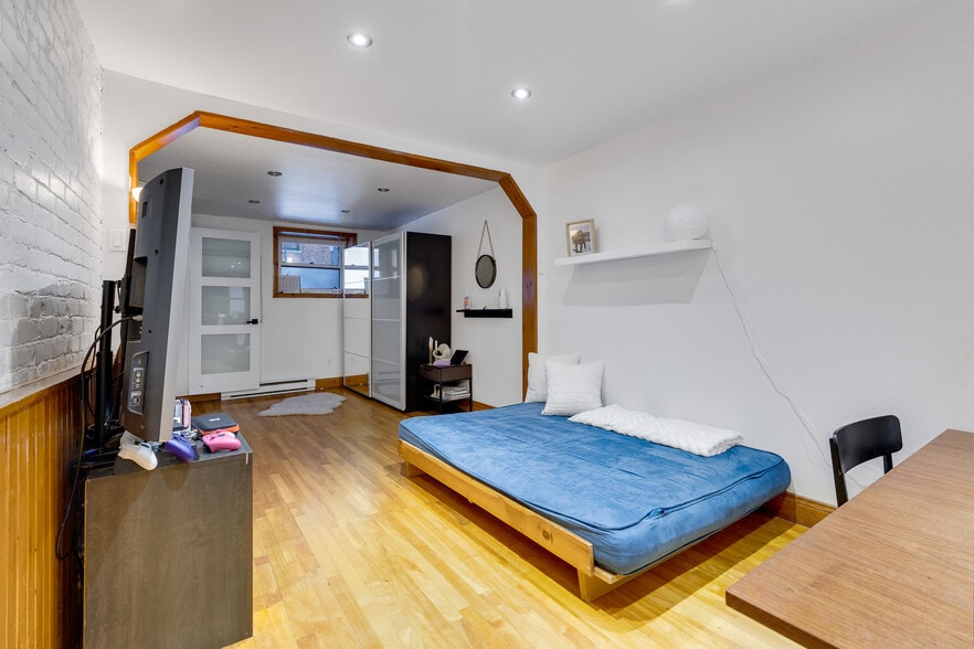 More Photos Of 15-17 Av. de l'Épée, Outremont Multifamily For Sale