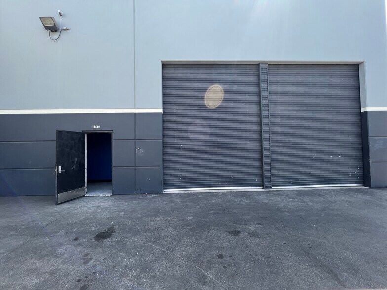 More Photos Of 15650 El Prado Rd, Chino Warehouse For Lease