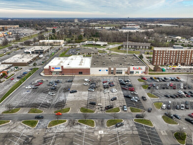 More Photos Of 23267 Eureka Rd, Taylor Freestanding For Lease