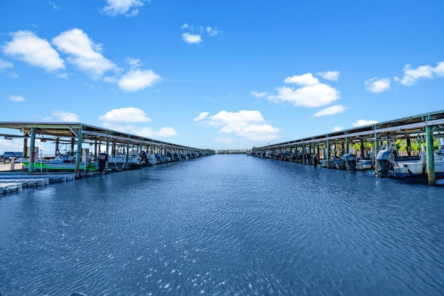 More Photos Of 4242 Laguna Shores Rd, Corpus Christi Marina For Lease